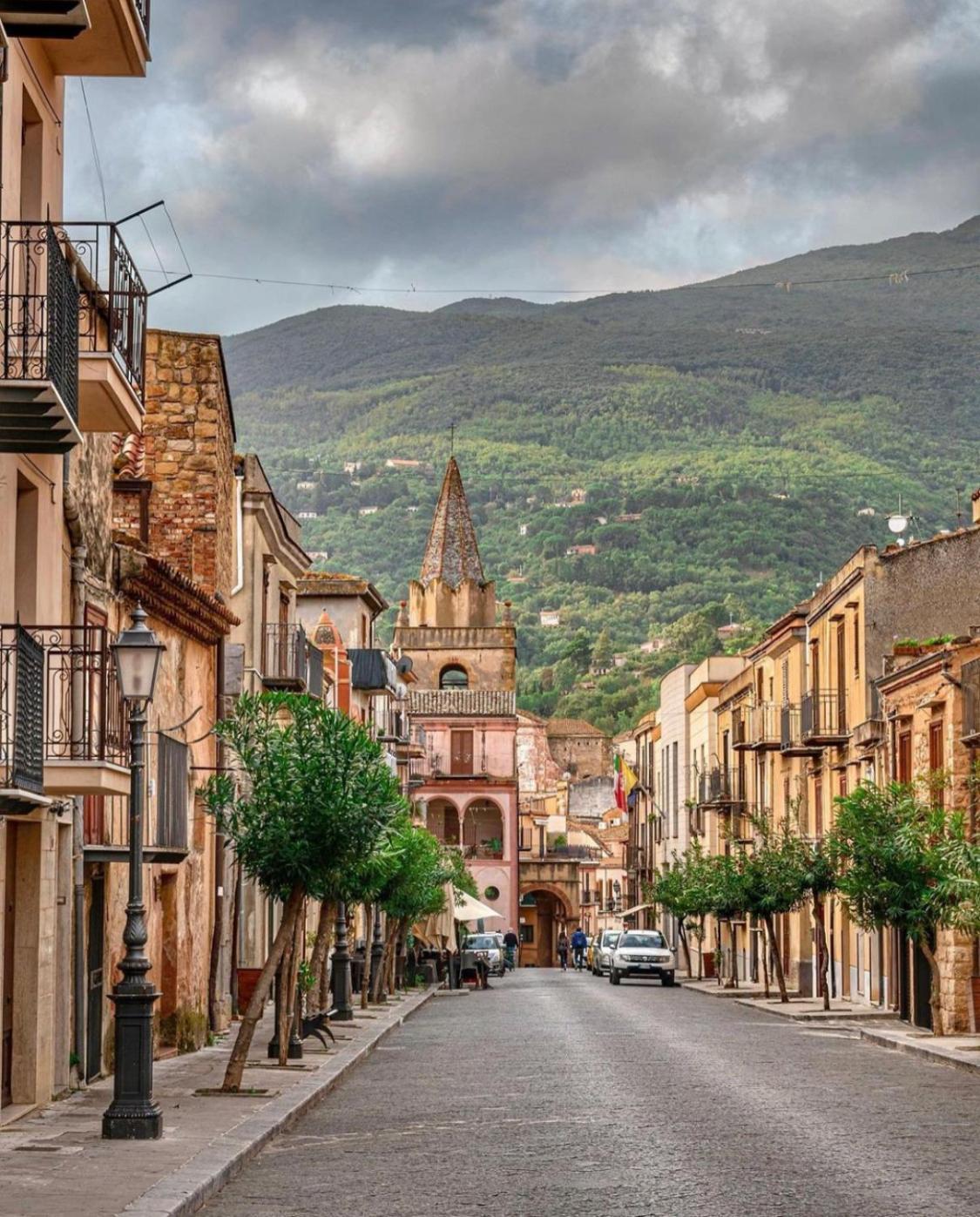 Aparthotel Porta San Paolo House Castelbuono  Zewnętrze zdjęcie